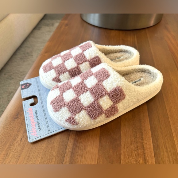 Aeropostale Checkerboard Cozy Slippers - Picture 5 of 7